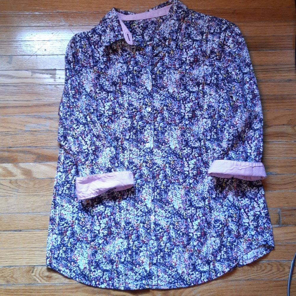 Ladies Liberty print shirt